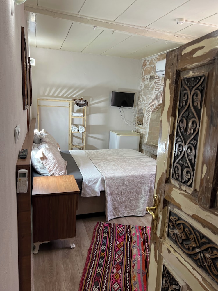 102 Cift Kisilik Bir Yatakli Oda photo 2