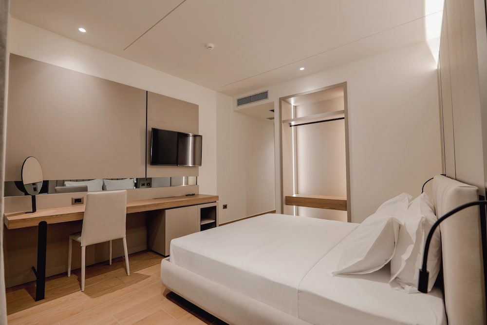 Deluxe Double Room with Sea View photo 3