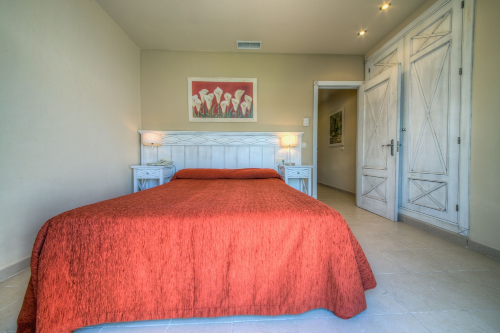 Economy Apartment - Photo 2
