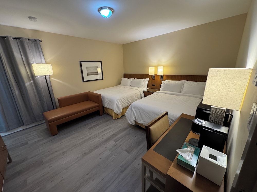 Superior Room, 2 Queen Beds photo 2