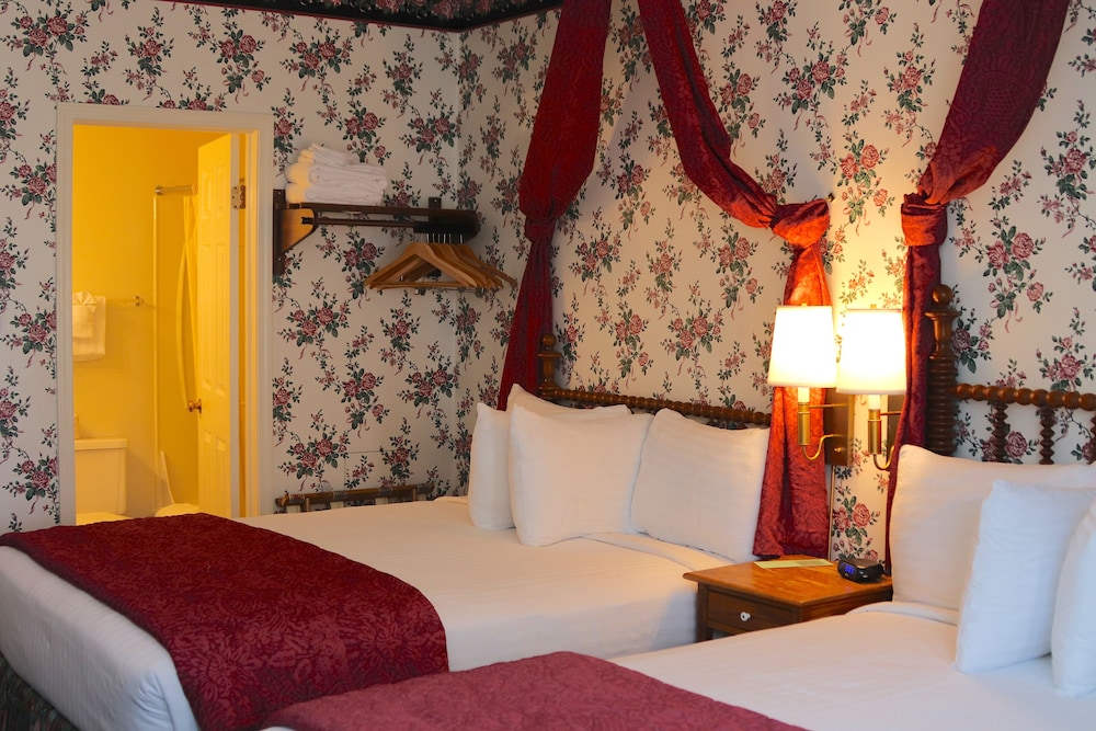 Premium Double Room, Ensuite (VICTORIAN TWO QUEEN ) - Photo 8