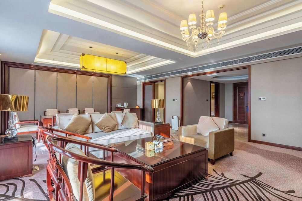Royal Suite, 1 King Bed, Non Smoking photo 1