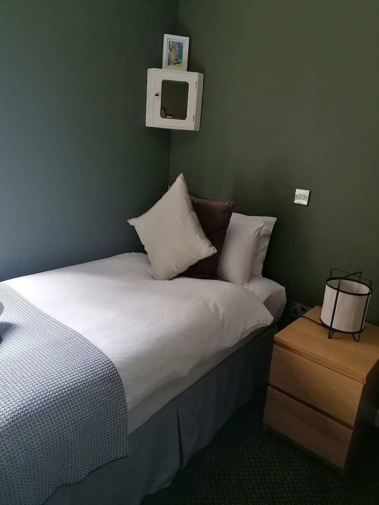 Basic Single Room photo 2