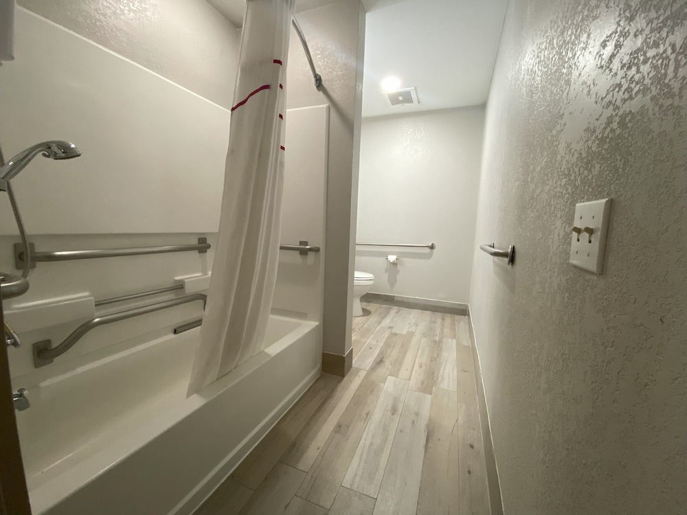 Deluxe Room, 2 Queen Beds, Accessible, Non Smoking - Photo 4