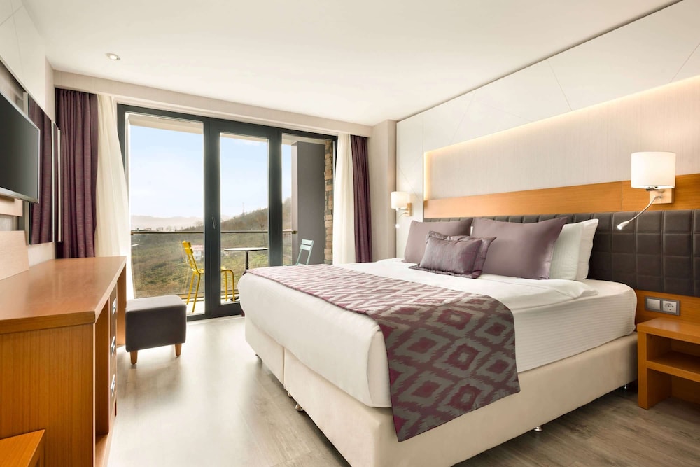 Room, 1 King Bed, Smoking, Sea View photo 1