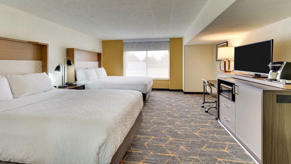 Room, 2 Queen Beds, Accessible, Golf View (Communications) - Photo 2