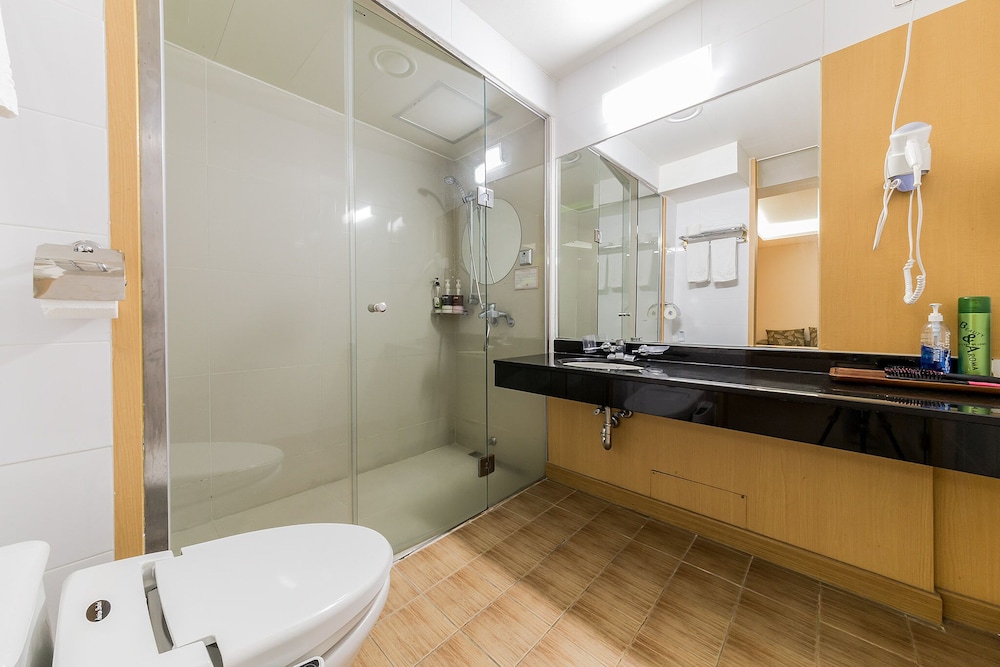 Deluxe Twin Room, 2 Double Beds - Free Airport Suttle photo 2