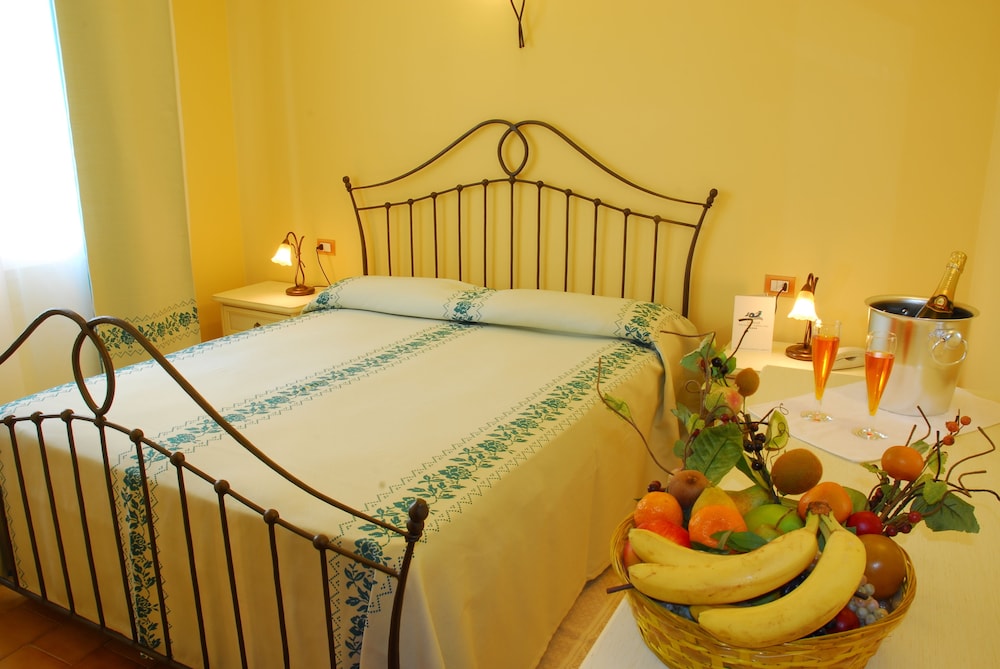 Deluxe Studio Suite, Balcony, Garden Area photo 1