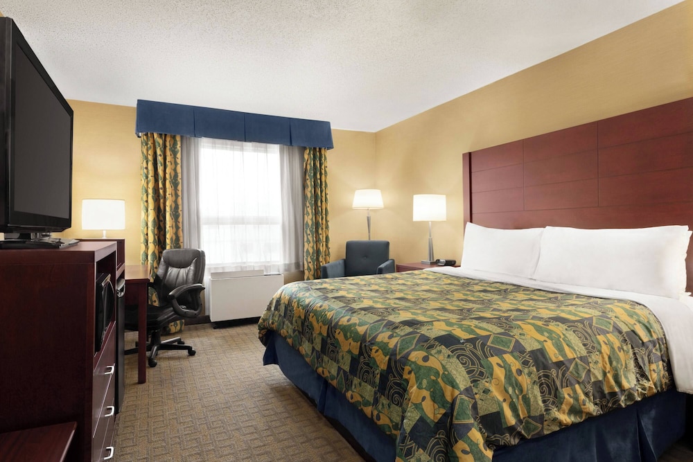 Room, 1 King Bed, Non Smoking - Photo 1