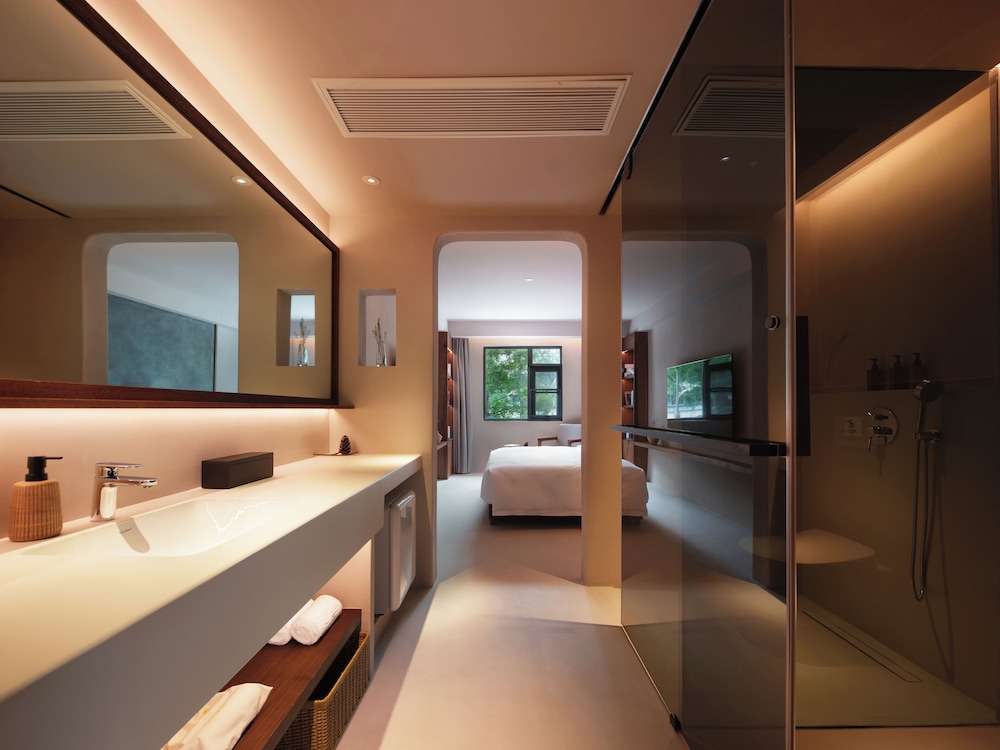 Superior Double Room, City View