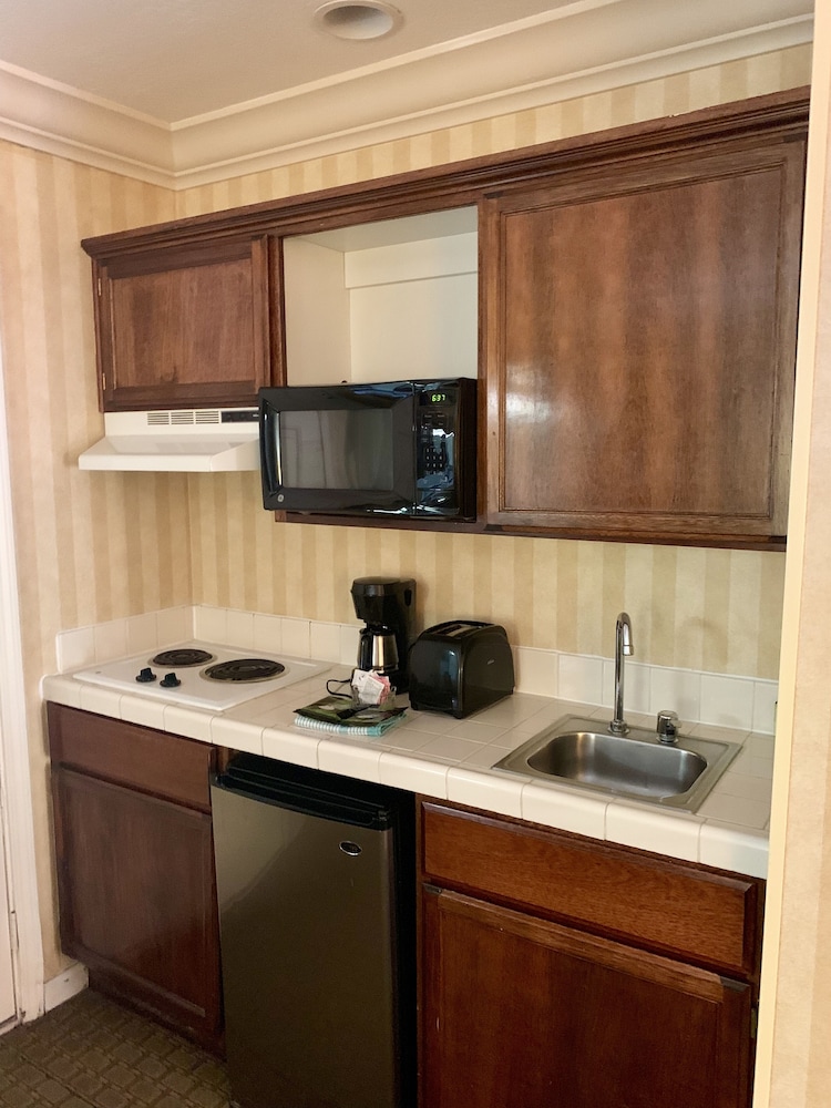 1 King Bed, Riverside - Photo 3