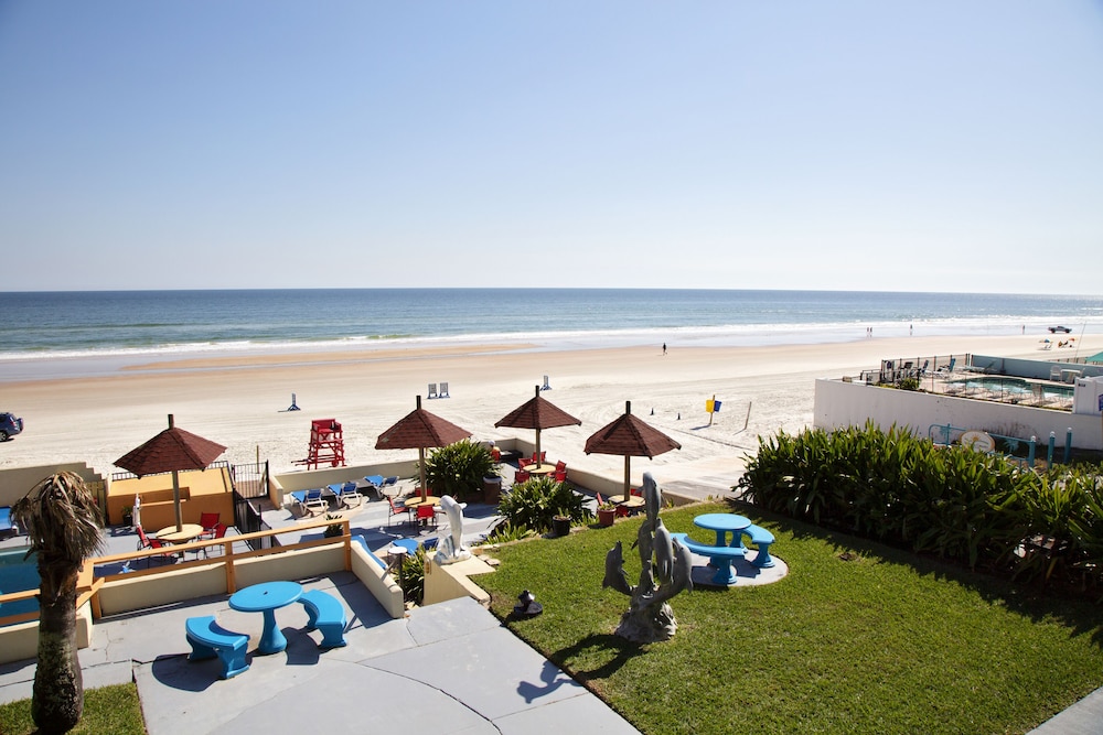 1 King Bed, Jetted Tub, Oceanfront - Photo 10