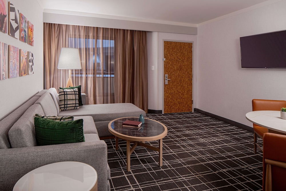 Suite, 2 Queen Beds, Non Smoking - Photo 9