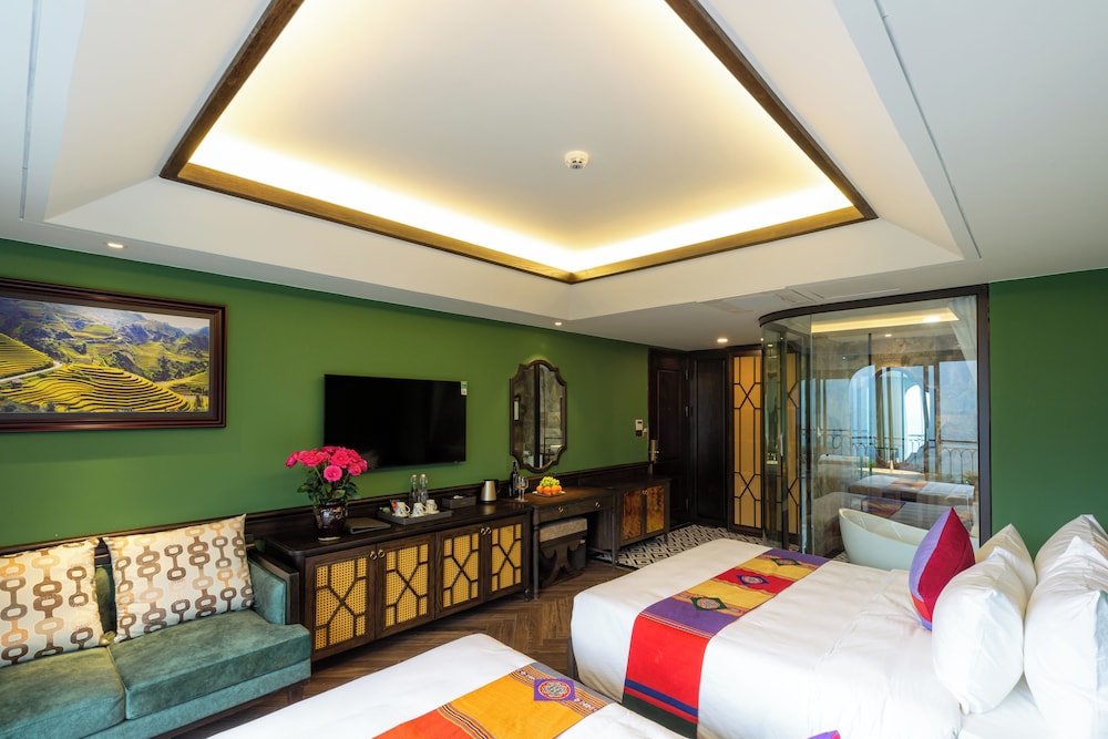 Deluxe Triple Room, Mountain View - Photo 3