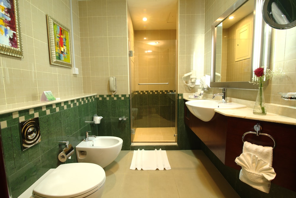 Deluxe Queen Room photo 2