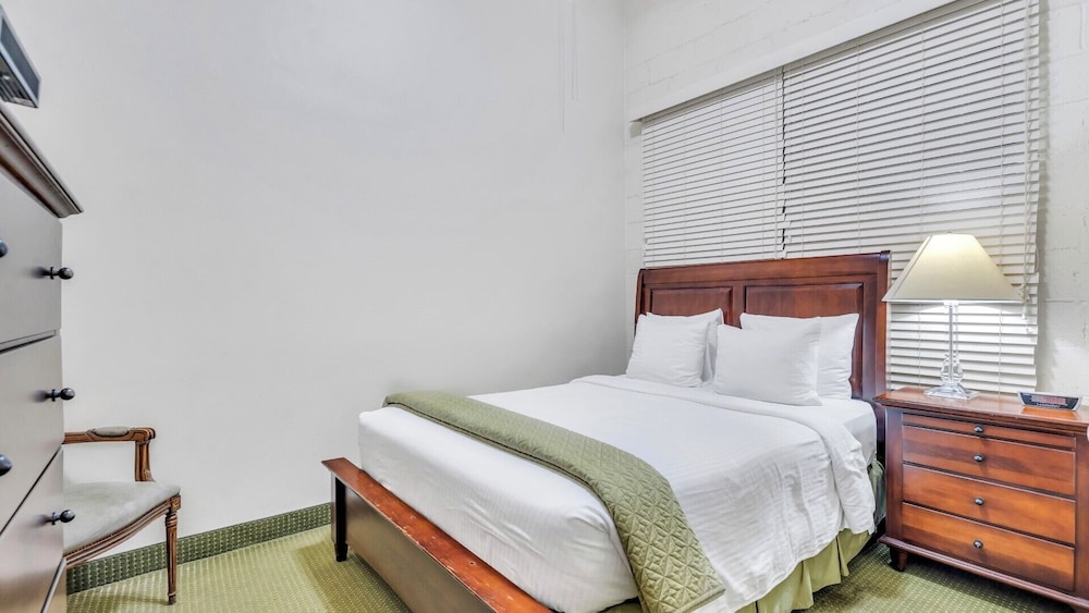 Signature Suite, 2 Bedrooms (2 bath)