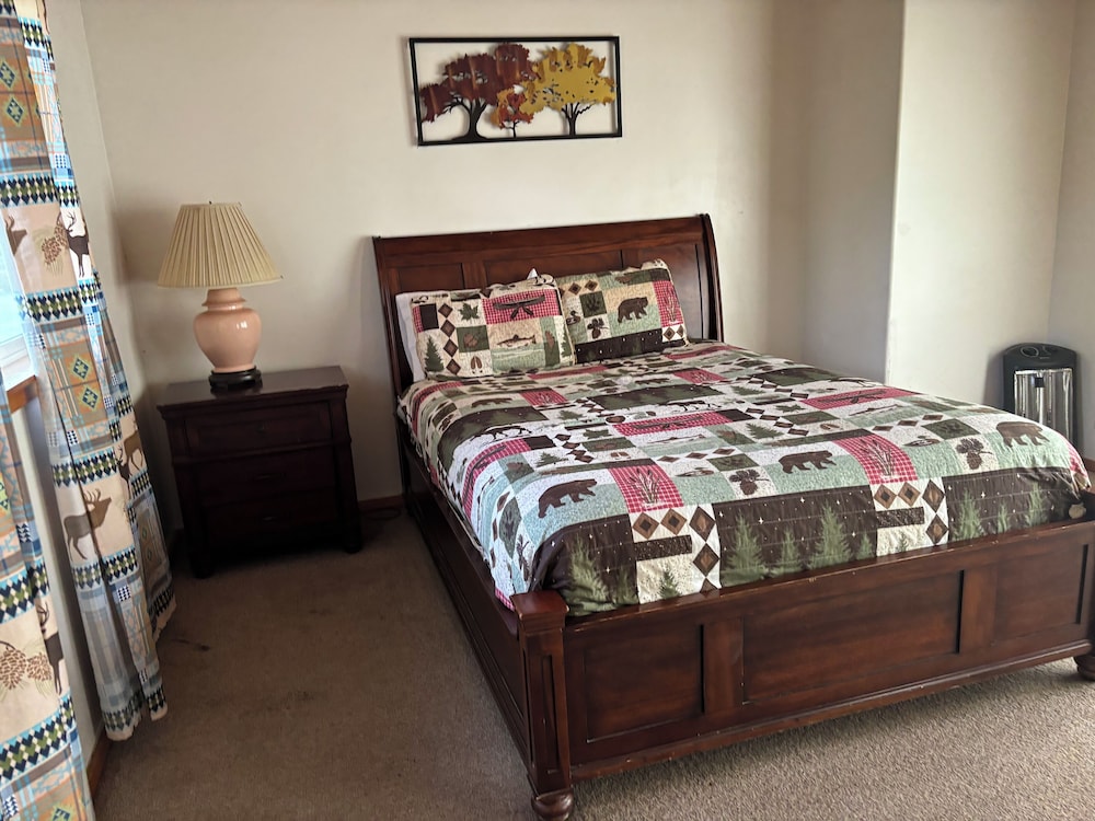 2 Bedroom River Front Cabin with a Loft #10 photo 2