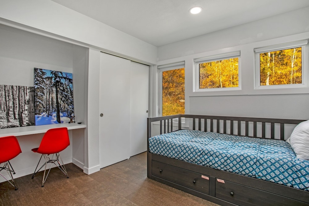 Condo, 3 Bedrooms
