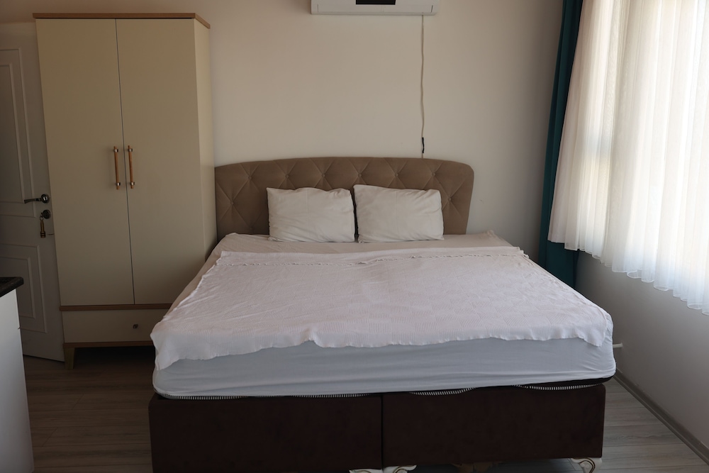 Economy Twin Room photo 2