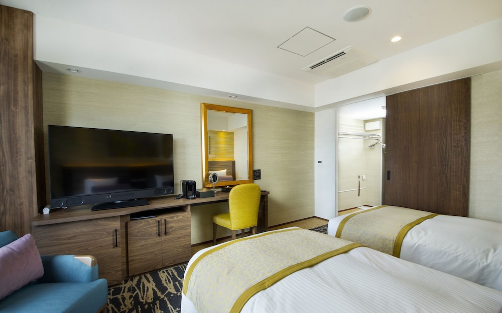 Premier Twin Room [Book 90 days before gets you free water bottle!] - Photo 10