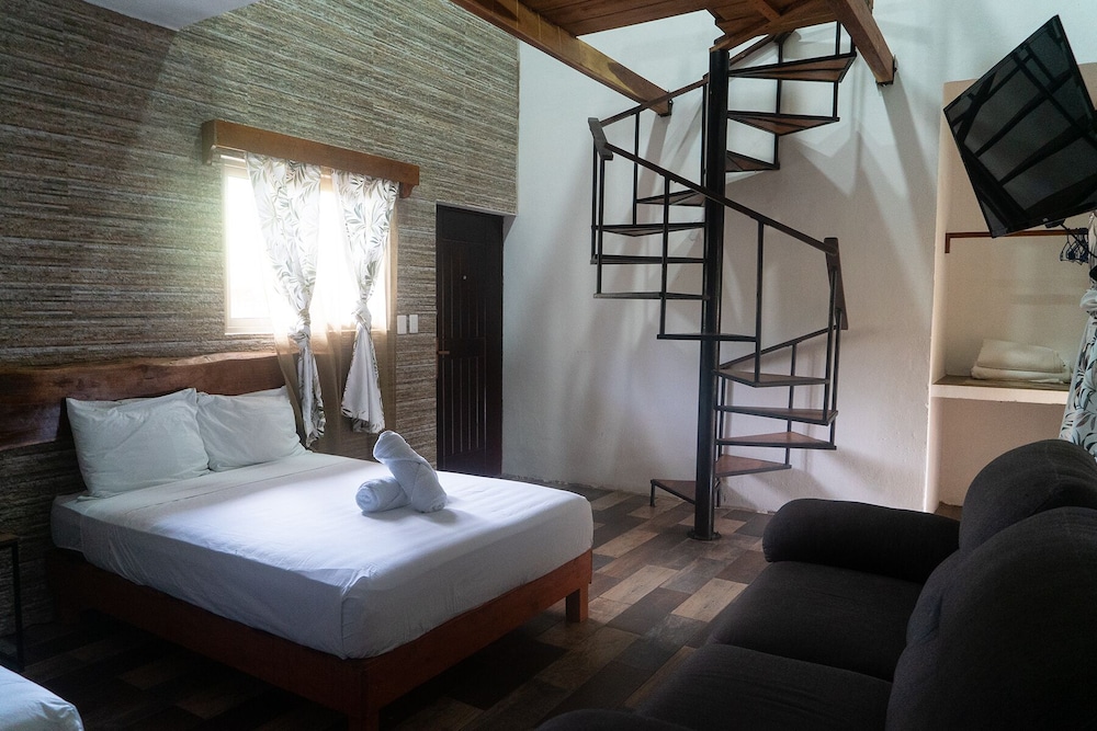Superior Room, Multiple Beds, Garden View