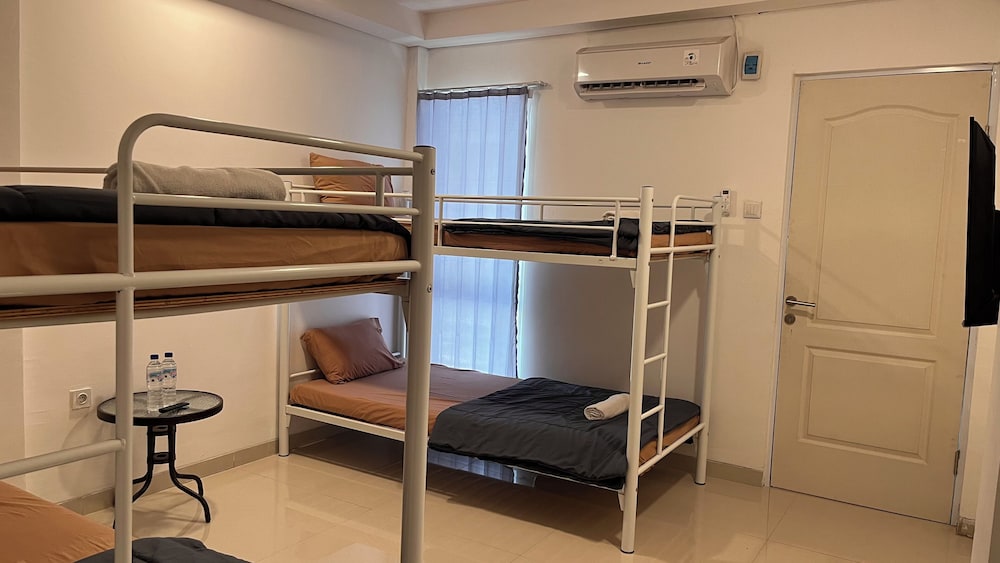 Shared Dormitory, Mixed Dorm