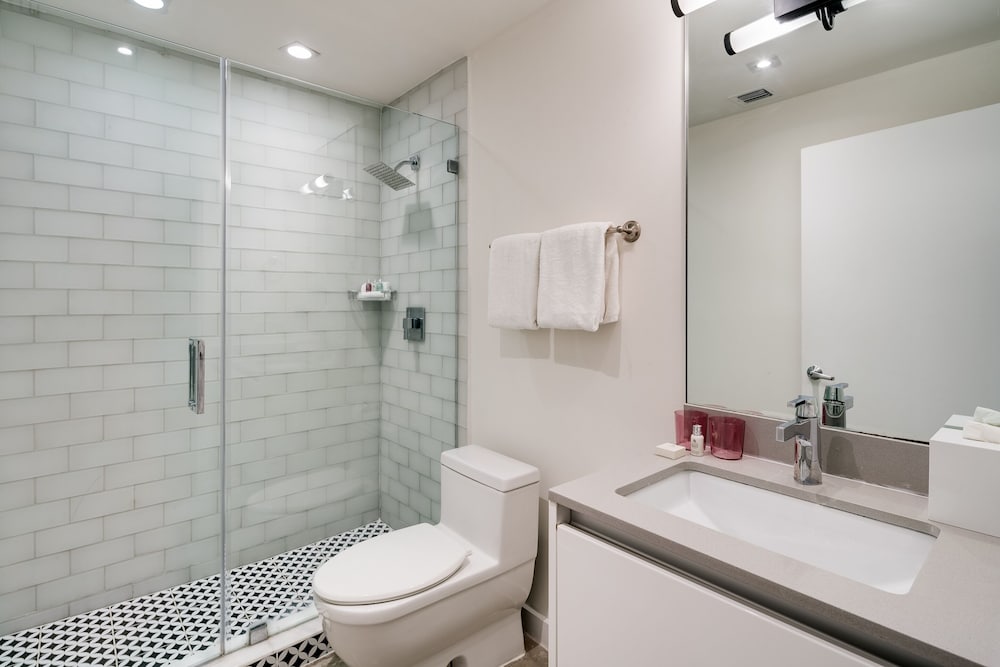 Jr. Suite King with Terrace - Photo 5