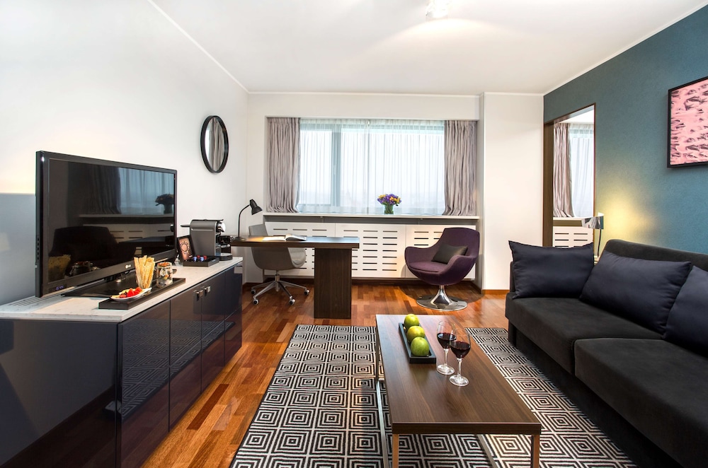 Suite, Balcony (Old Town View) - Photo 5