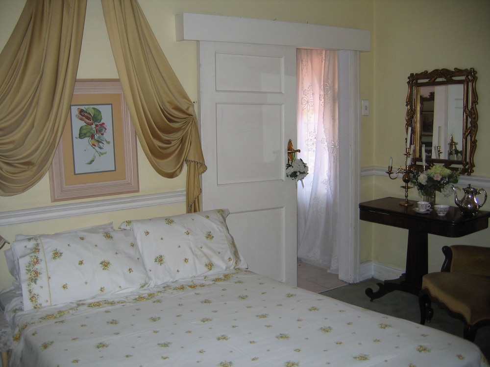 Catherine Room photo 1