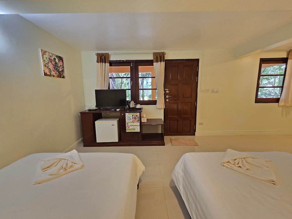 Standard Twin Room - Photo 5