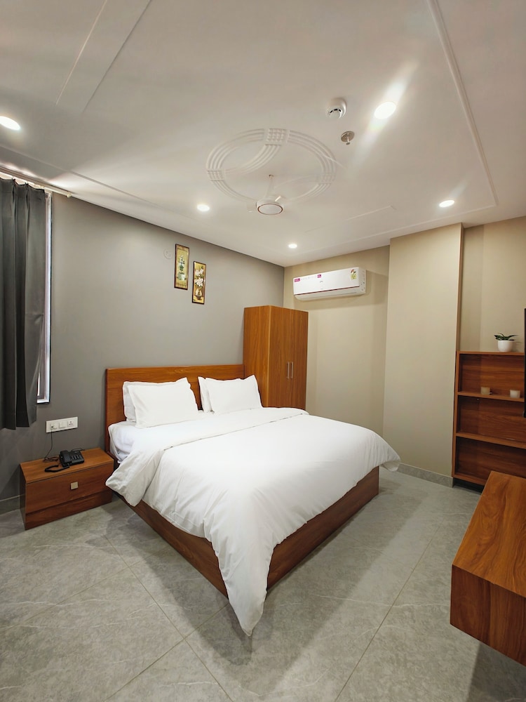 Superior Double Room, City View