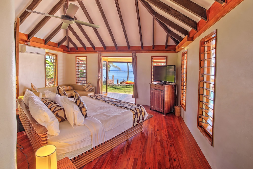 Beachfront Honeymooner photo 2