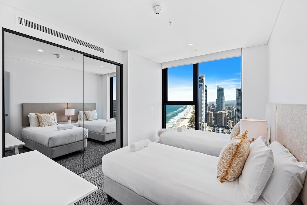 2 Bedroom Ocean View Apartment photo 3