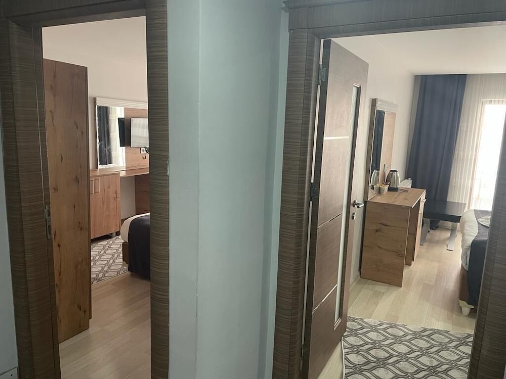 Family Suite (5 People) photo 3