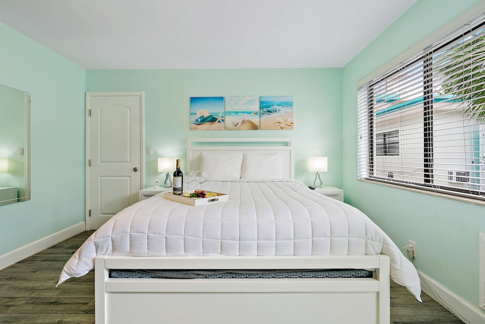 Standard Room, 1 Queen Bed - Photo 1