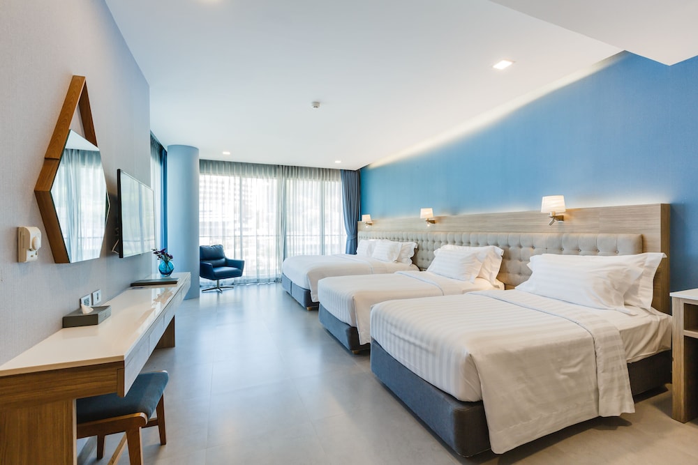 Deluxe Family Quad room with breakfast photo 2