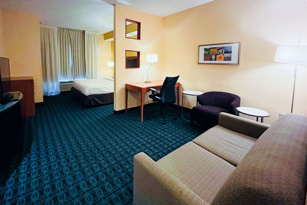 Suite, 1 King Bed with Sofa bed, Non Smoking - Photo 1