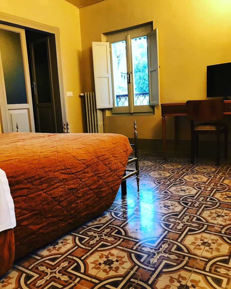 Romantic Double Or Twin Room, 1 Bedroom, Private Bathroom photo 2