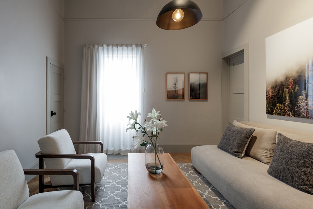 Master Suite 4