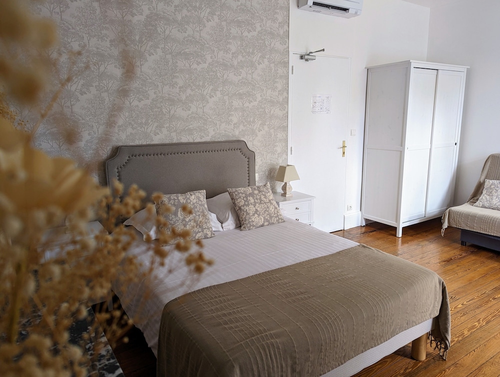 Family Room - Photo 3