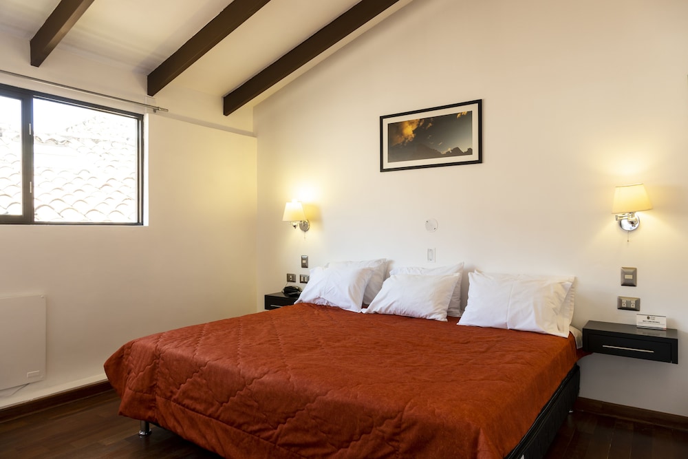 City Apartment, 1 King Bed photo 1