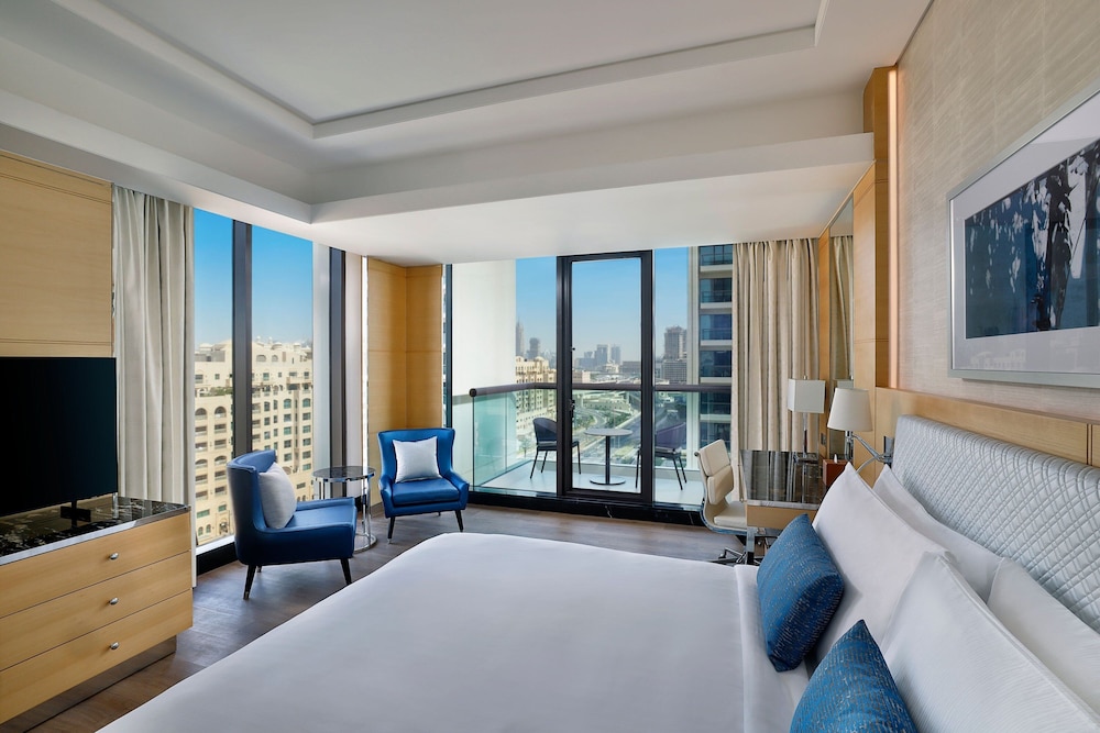 Deluxe Room, 1 King Bed with Sofa bed, Balcony