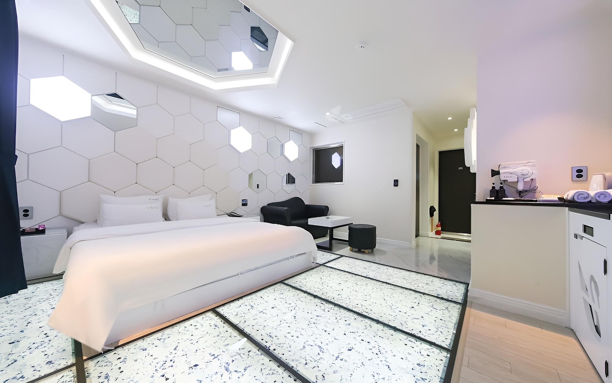 Room (*SUITE* Suite (55" smart TV Netflix a) - Photo 4