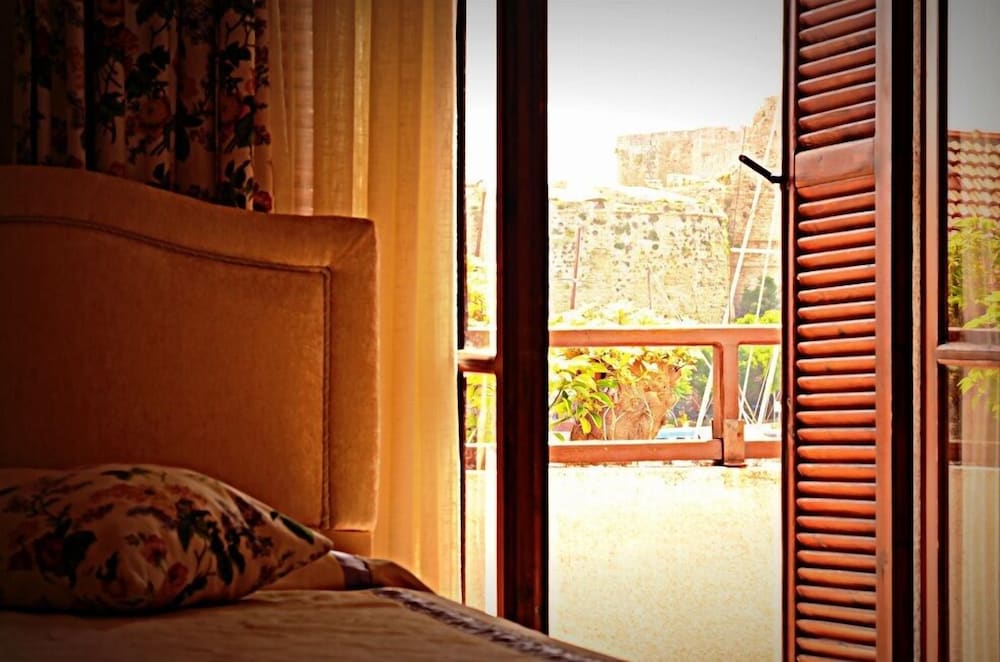 Triple Room, Balcony photo 1
