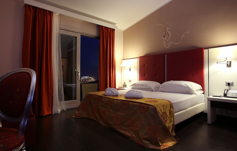 Classic Double or Twin Room - Photo 3