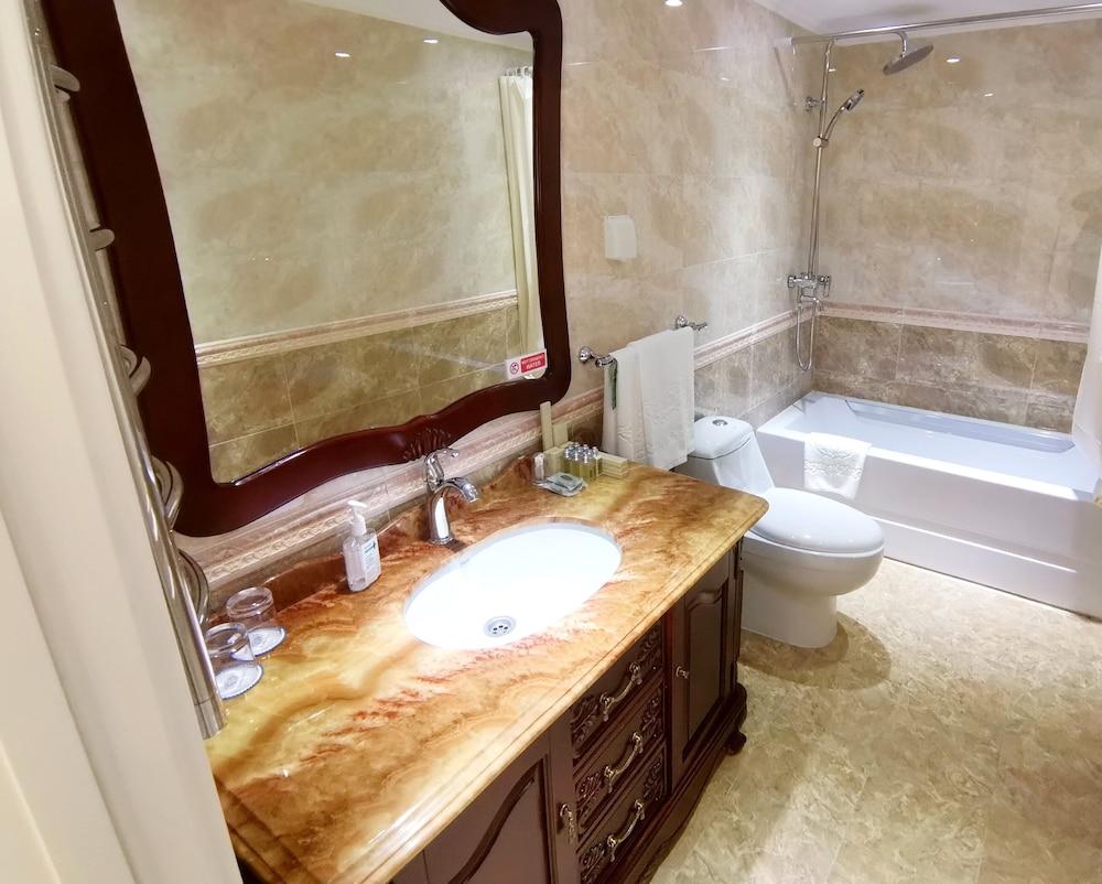 Presidential Suite photo 3