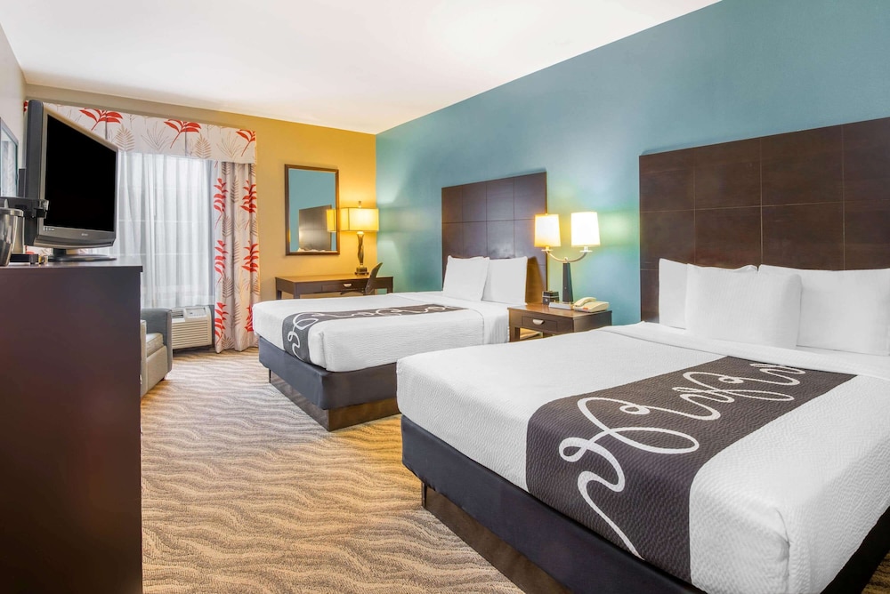 Room, 2 Queen Beds, Non Smoking - Photo 2