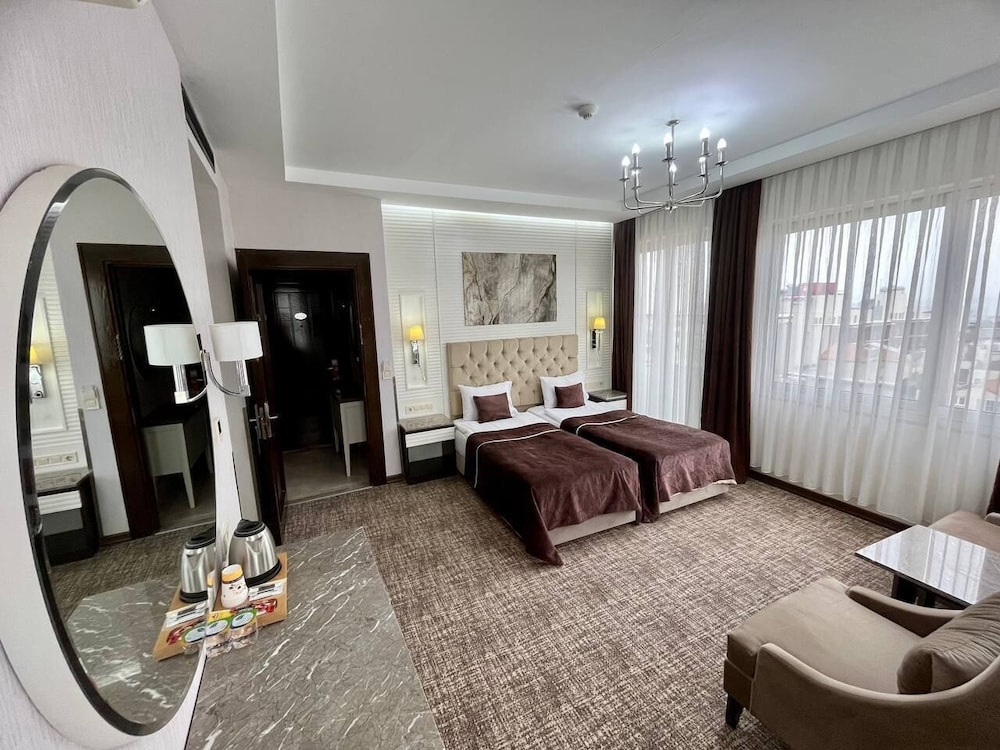 Deluxe Room, 1 Double or 2 Twin Beds photo 1