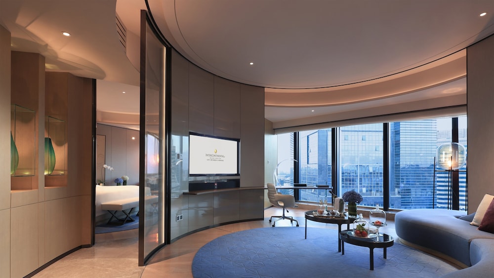 Suite, 1 King Bed (Ambassador, Dining, High Floor)