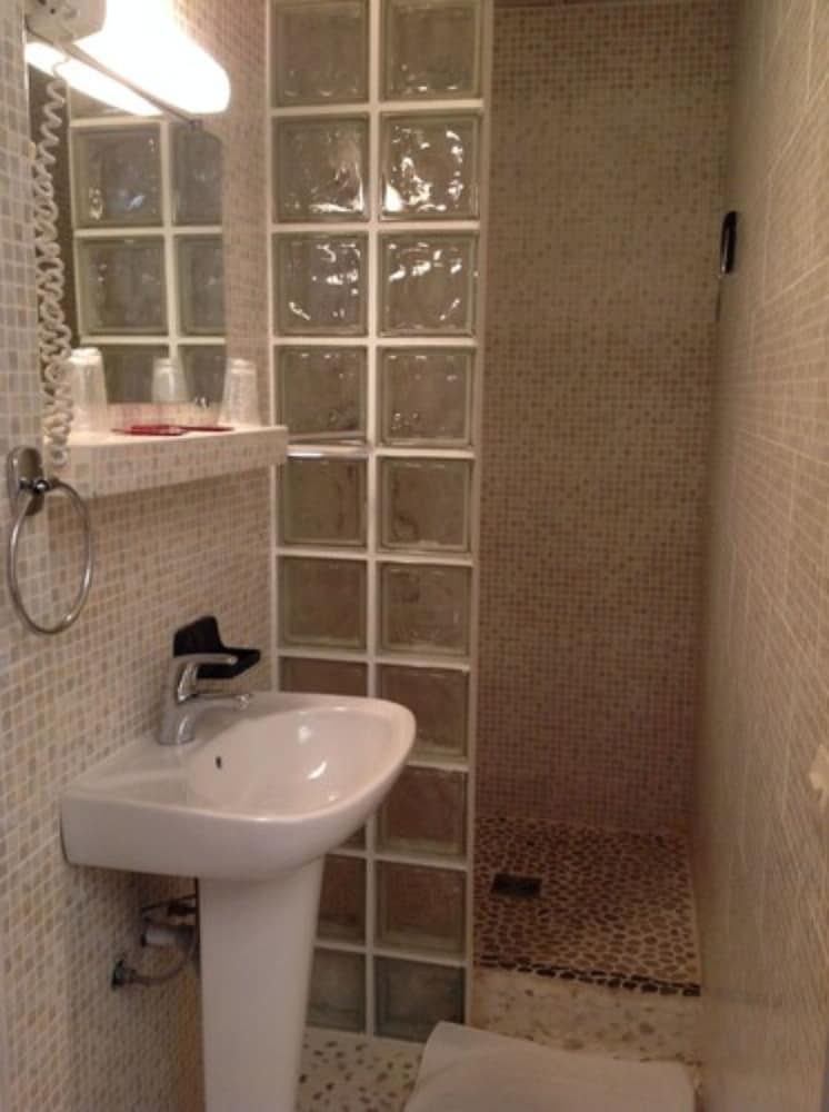 Standard Room photo 2